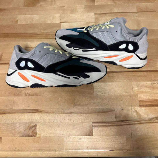 adidas Yeezy Boost 700 Wave Runner Size 11M (Moderately Worn)