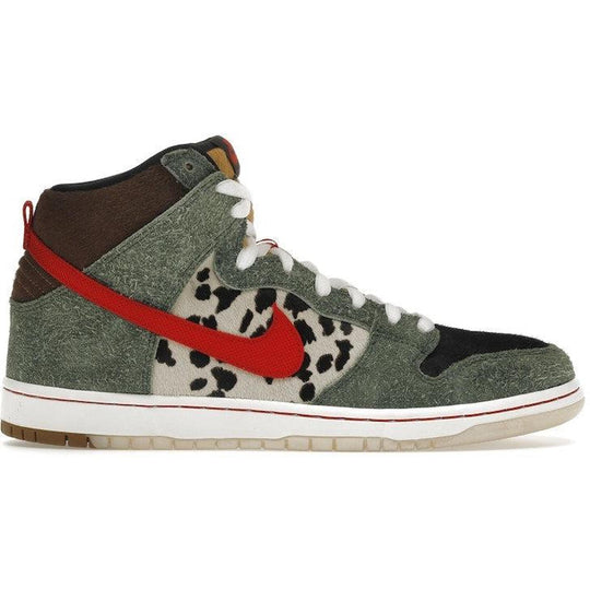 Nike SB Dunk High Dog Walker