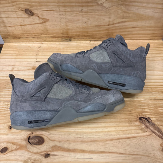 Jordan 4 Retro Kaws Size 12M (Pre-Owned)